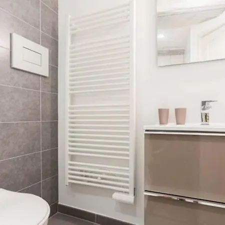 Historic Center - Petite Venise Apartment *